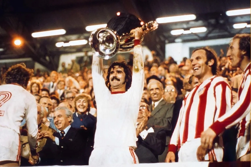 Gerd Müller góp mặt trong danh sách cầu thủ giành bộ ba danh hiệu (Nguồn: Sưu tầm)