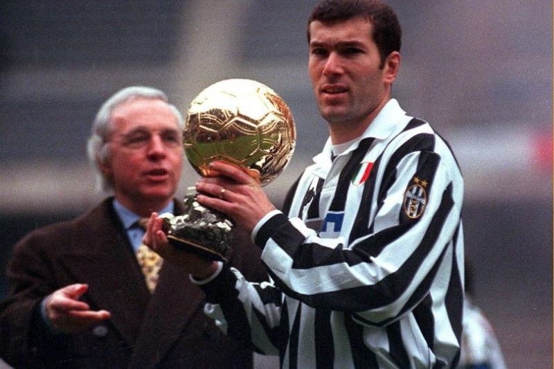 Zidane - Một cầu thủ giành bộ ba danh hiệu vĩ đại (Nguồn: Sưu tầm)