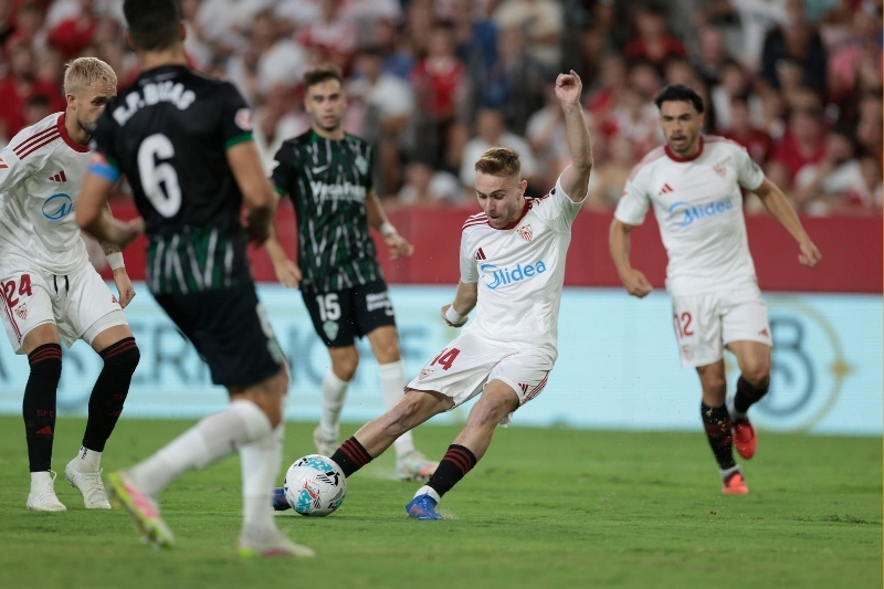 Kết quả bóng đá ngày 12/9 - Sevilla hòa 2-2 với Elche