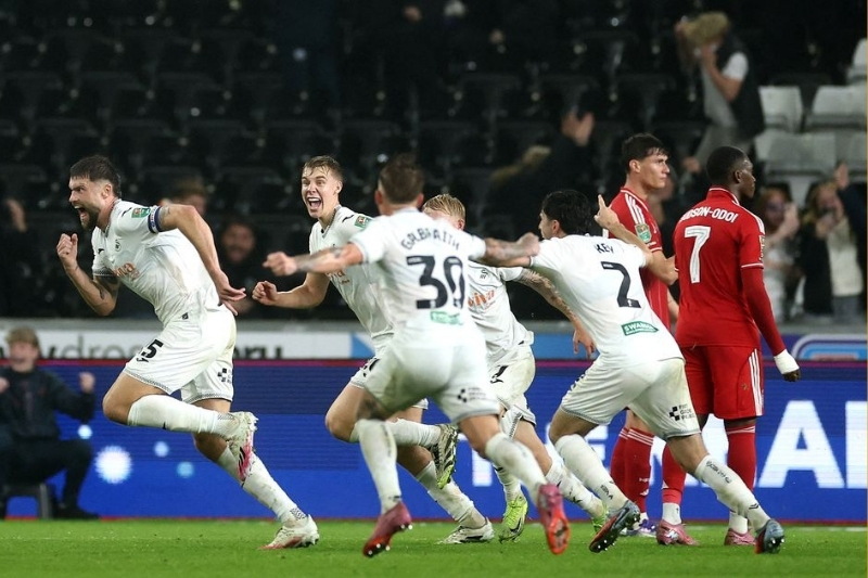 Kết quả bóng đá ngày 17/9 - Swansea tạo nên cuộc lội ngược dòng ấn tượng trước Nottingham Forest