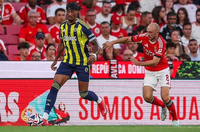 Kết quả bóng đá ngày 20/8 - Fenerbahce gặp bất lợi trong trận lượt đi