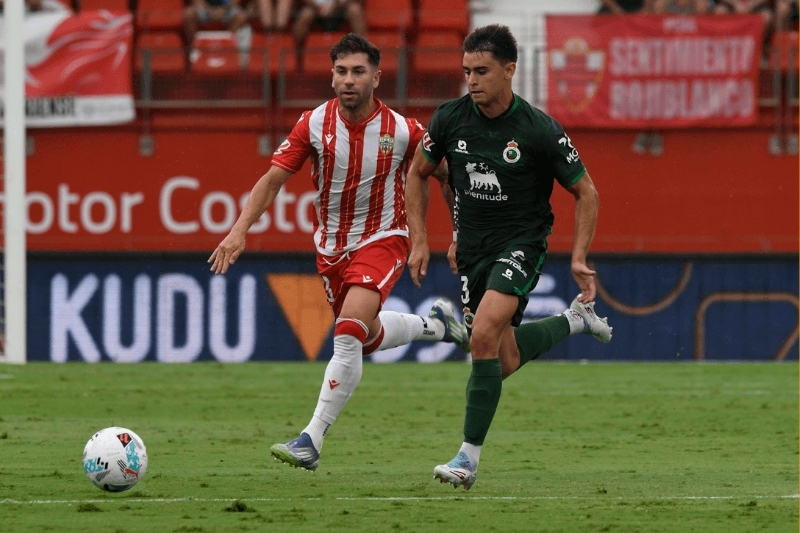 Kết quả bóng đá ngày 7/9 - Almería tạo sự chủ động rõ ràng trước Racing Santander.