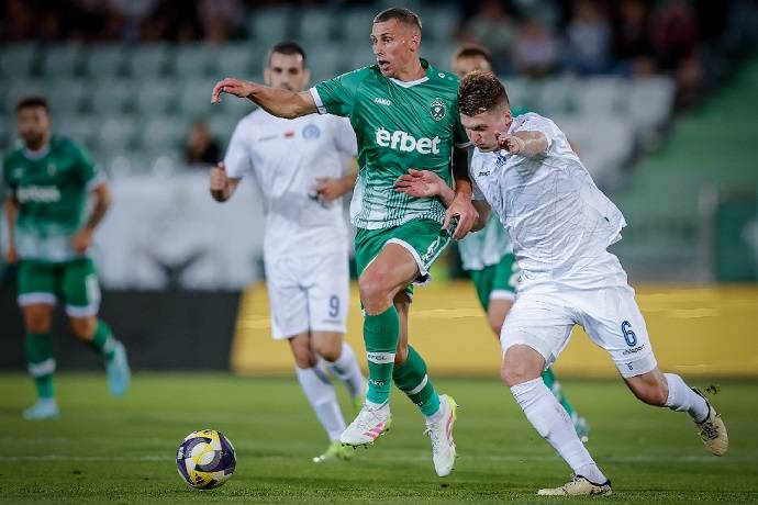 Lịch trực tiếp bóng đá ngày 16/7 - Champions League 01:45 (ngày 17/7) - Linfield vs Shelbourne 01:45 (ngày 17/7) - Dinamo Minsk vs Ludogorets Lịch trực tiếp bóng đá ngày 16/7 - U23 AFF Đông Nam Á 17:00 - U23 Campuchia vs U23 Laos 22:00 - U23 Myanmar vs U23 Timor-Leste Lịch trực tiếp bóng đá ngày 16/7 - Europa Conference League 23:00 - Auda vs Larne Lịch trực tiếp bóng đá ngày 16/7 - Các giải đấu khác Euro Nữ 02:00 (ngày 17/7) - Na Uy vs Ý Scotland League Cup 01:45 (ngày 17/7) - Kilmarnock vs Livingston Asian Cup nữ 20:00 - Lebanon vs Iran 23:00 - Jordan vs Bhutan Cúp Hoàng Đế Nhật Bản 16:30 - Cerezo Osaka vs Tokushima Vortis 16:30 - Reinmeer Aomori vs Blaublitz Akita 17:00 - Sanfrecce Hiroshima vs Fujieda MYFC 17:00 - Shonan Bellmare vs Shimizu S-Pulse 17:00 - Tokyo Verdy vs Sagan Tosu 17:00 - Kashima Antlers vs V-Varen Nagasaki 17:00 - Kawasaki Frontale vs SC Sagamihara Ngoài ra, bạn có thể theo dõi lịch trực tiếp bóng đá hôm nay của các giải đấu khác tại đây. Xem trực tiếp bóng đá ở đâu? Nếu bạn đang tìm kiếm một nền tảng xem trực tiếp bóng đá chất lượng, 11MTV sẽ là một sự lựa chọn hoàn hảo dành cho bạn. Tại 11MTV, trang web cung cấp đường truyền mượt mà với chất lượng HD, không giật lag và có bình luận tiếng Việt. Hãy truy cập ngay 11MTV để thưởng thức mọi trận cầu đỉnh cao một cách trọn vẹn cùng chất lượng xem tốt nhất.  Lời kết Trên đây là toàn bộ lịch trực tiếp bóng đá ngày 16/7 và rạng sáng 17/7 mà 11MTV đã tổng hợp. Lịch thi đấu bóng đá hôm nay hứa hẹn sẽ là một ngày bùng nổ cảm xúc dành cho người hâm mộ trái bóng tròn. Dù là những cuộc so tài trẻ trung tại U23 Đông Nam Á, hay các màn đọ sức đầy toan tính ở Champions League và Conference League, tất cả đều mang lại những khoảnh khắc kịch tính, không thể rời mắt. Đừng quên theo dõi chúng tôi để cổ vũ cho đội bóng yêu thích cũng như cập nhật tin tức bóng đá mới nhất! Để xem chi tiết hơn về các trận đấu, hãy truy cập ngay 11MTV để theo dõi nhận định, tin tức, highlight và soi kèo bóng đá chính xác nhất!