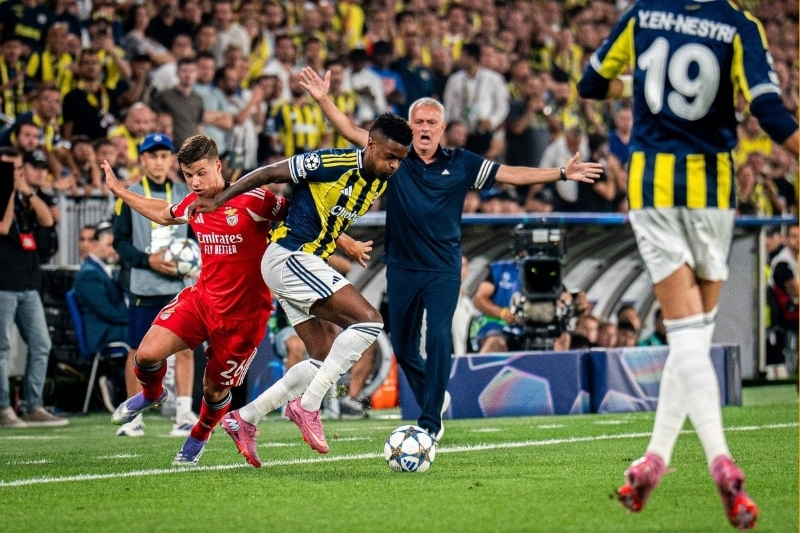 Lịch trực tiếp bóng đá ngày 27/8 - Benfica vs Fenerbahce