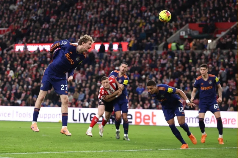 Newcastle sa sút phong độ