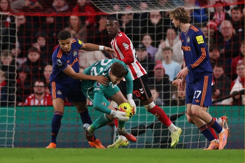 Newcastle sa sút phong độ