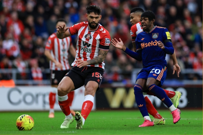 Newcastle sa sút phong độ