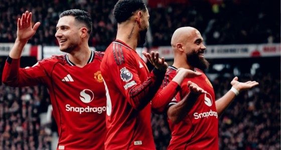 Vòng 25 Ngoại hạng Anh: Man United thăng hoa, VAR Anfield gây tranh cãi, Liverpool hụt top 4