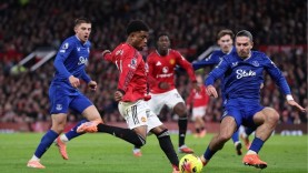 Vòng 27 Ngoại hạng Anh: Man United thăng hoa, Arsenal áp đảo, Haaland tiến hóa