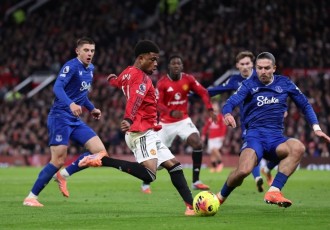 Vòng 27 Ngoại hạng Anh: Man United thăng hoa, Arsenal áp đảo, Haaland tiến hóa