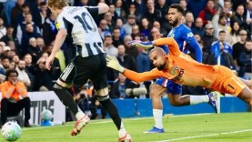 8 điểm nhấn vòng 30 Ngoại hạng Anh: Dowman tỏa sáng, Bruno lập kỷ lục