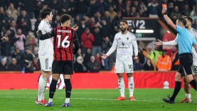 7 điểm nhấn vòng 31 Ngoại hạng Anh: MU, Liverpool, Tottenham báo động