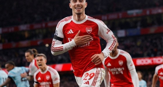 7 điểm nhấn vòng 37 Ngoại hạng Anh - Arsenal lên ngôi vương