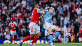 Arsenal hòa Man City: Martinelli tỏa sáng phút bù giờ