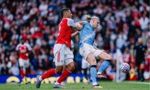 Arsenal hòa Man City: Martinelli tỏa sáng phút bù giờ