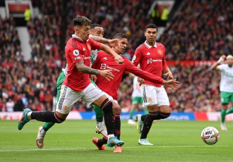 Hàng thủ Manchester United – Bức tường mong manh đe dọa tham vọng của Quỷ đỏ