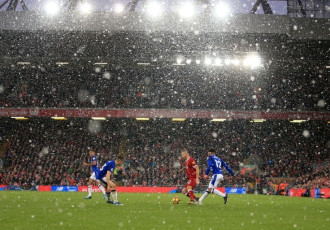 Premier League mùa đông: Lịch thi đấu khắc nghiệt & Góc khuất tài chính