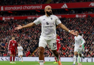Vòng 8 Ngoại hạng Anh: MU phá dớp Anfield, Arsenal giữ đỉnh